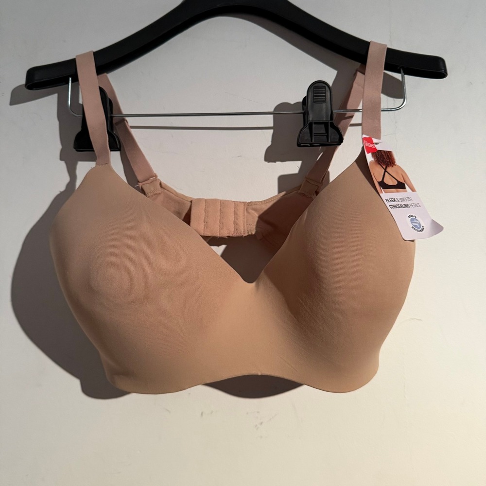 Hanes Bra Size Large Beige Concealing‎ Petals Wireless Bra Convert Straps NWT